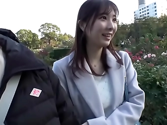 Sensual Japanese Masseuse Gives Jaw-Dropping Blowjob Before Sex