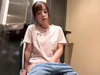 Yuwa Tokona Delivers Mind-blowing Japanese Blowjob Action