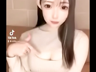 Erotic Japanese Beauty Masturbates Her Wet Pussy Cravingly