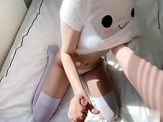 Seductive Spicy Honey Gives Hot Blowjob Treat